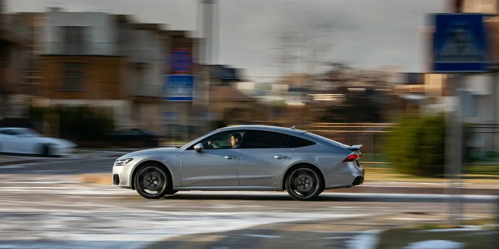 Тест-драйв Audi A7 и RR Velar против всех