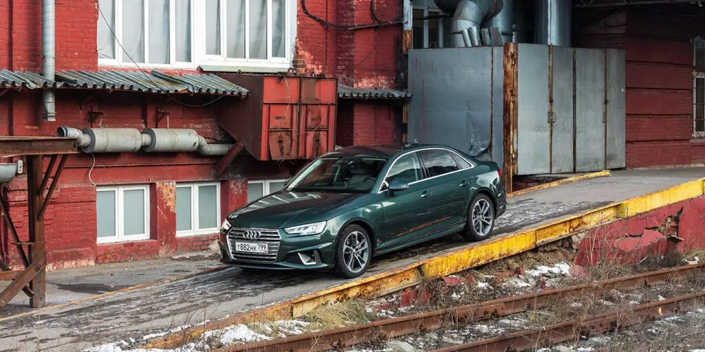 Тест-драйв Audi A4, Jaguar XE и Volvo S60. Благородное собрание