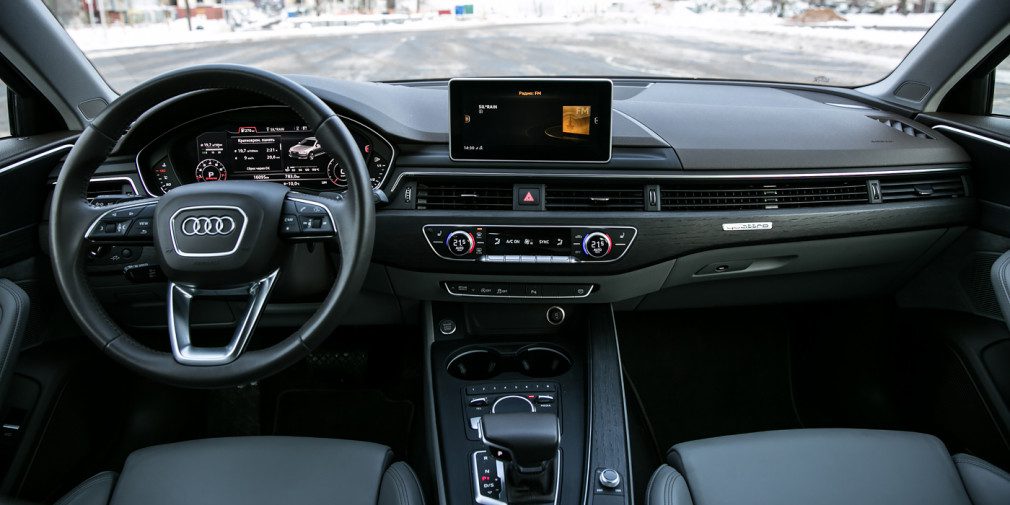 Тест-драйв Audi A4 против Infiniti Q50