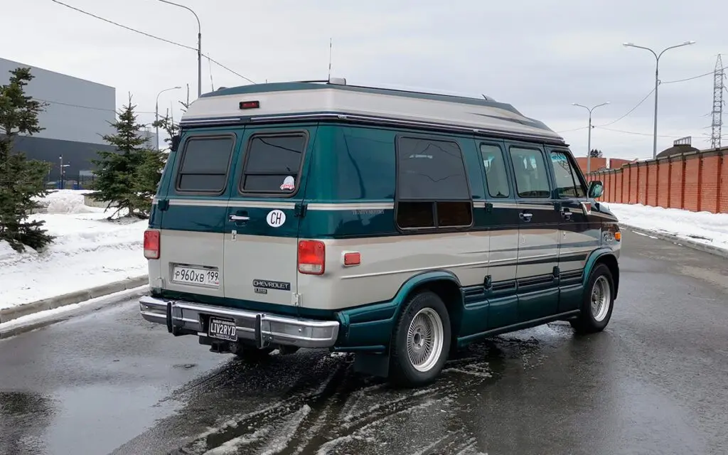 Тест-драйв необычного Chevy Van