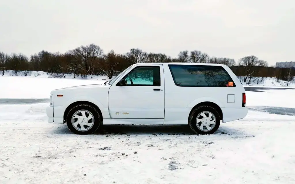 Тест-драйв GMC Typhoon