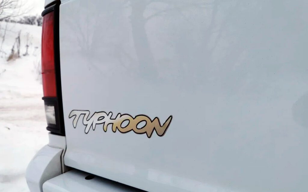 Тест-драйв GMC Typhoon