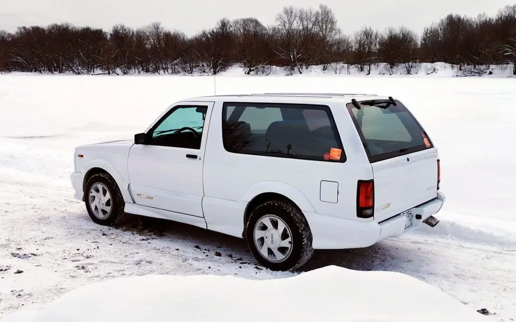 Тест-драйв GMC Typhoon