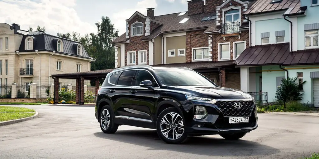 Тест-драйв Peugeot 5008 против Hyundai Santa Fe