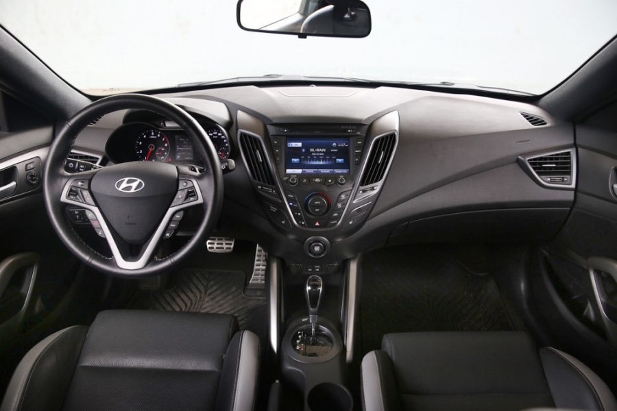 Тест-драйв Hyundai Veloster против DS4