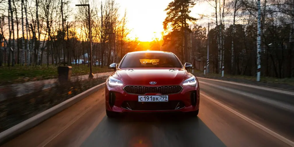 Тест-драйви Kia Stinger против Skoda Superb