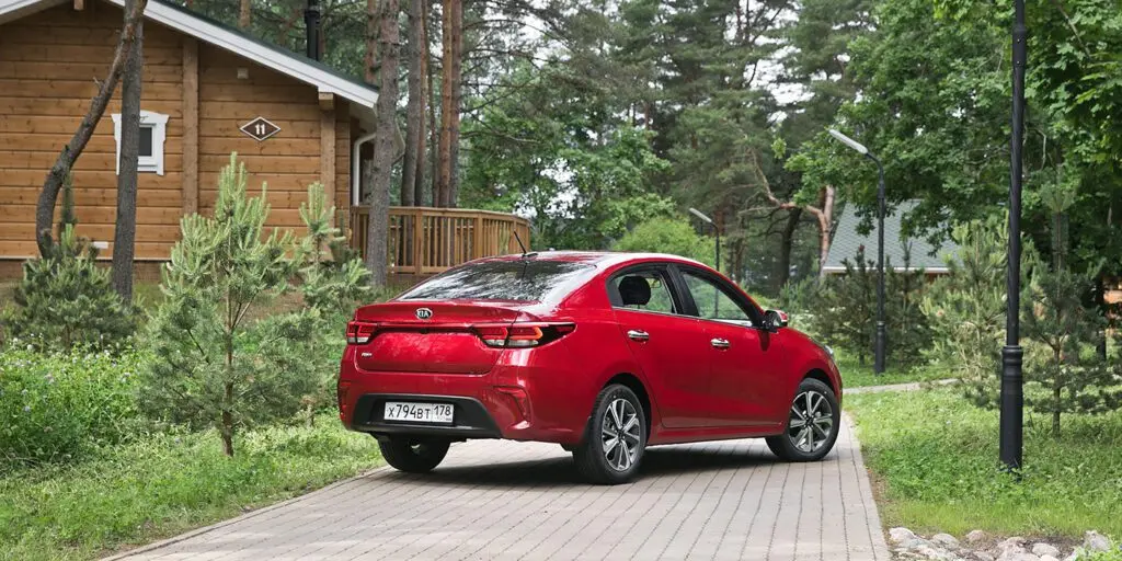 Тест-драйв Kia Rio против обновленной Skoda Rapid