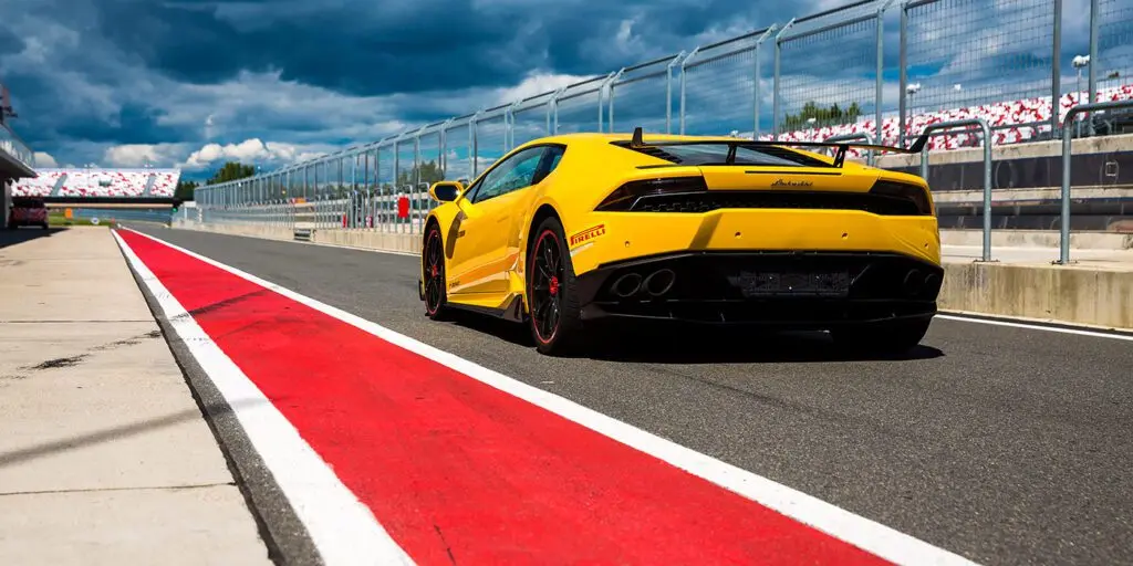 Тест-драйв Lamborghini Huracan Performante