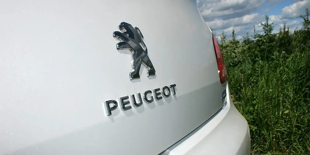 Тест-драйв Peugeot 408