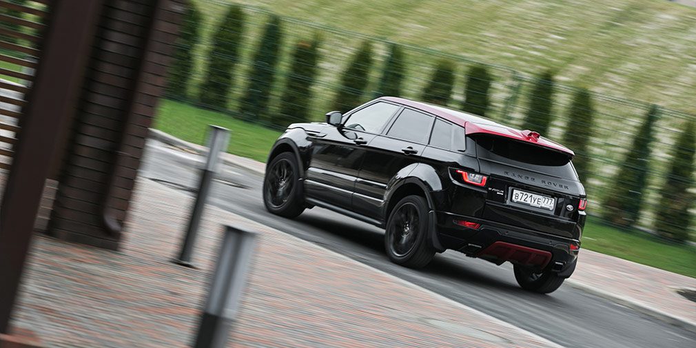 Тест-драйв Range Rover Evoque против Infiniti QX30