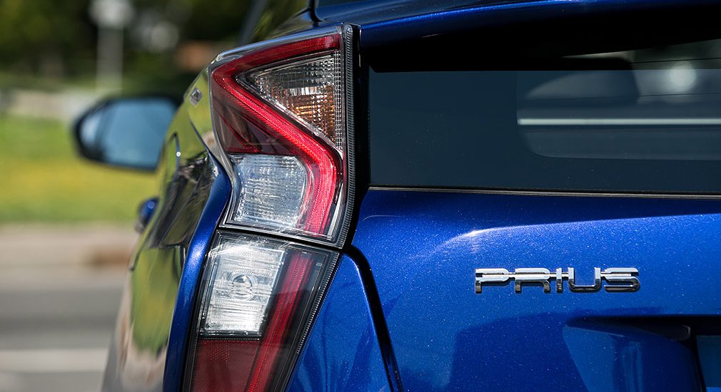 Тест-драйв Toyota Prius против дизельного VW Passat
