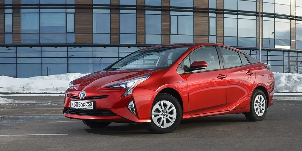 Тест-драйв Toyota Prius