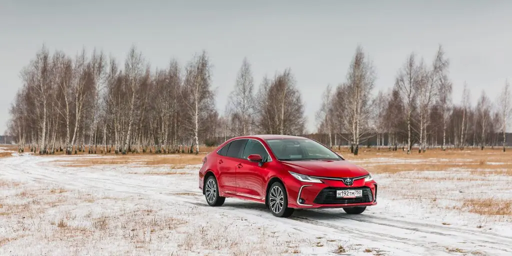 Тест-драйв Toyota Corolla против Hyundai Elantra