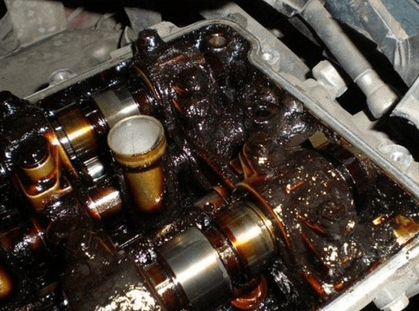 Опасно ли чистое моторное масло